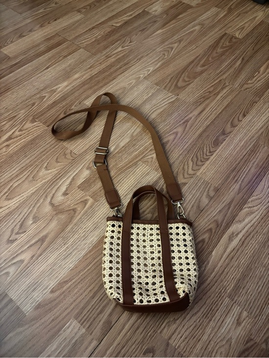 Aldi Handbags - Woven Straw Crossbody Bag